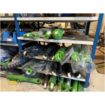 Kauha sylinteri Avant 745/750 2011->